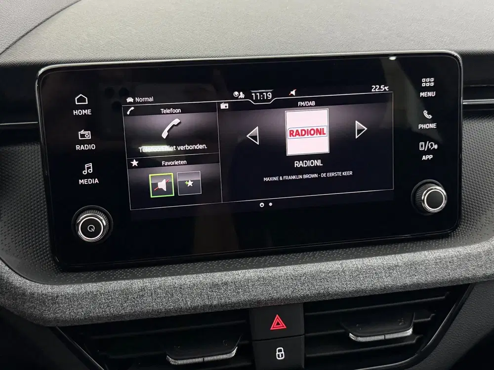 Skoda Kamiq 1.0 TSI Black Pack Camera uit 2026, foto 18