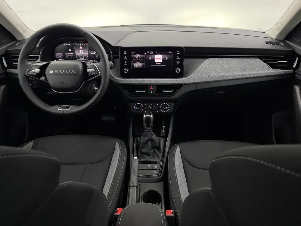 Skoda Kamiq 1.0 TSI Black Pack Camera uit 2026, foto 3