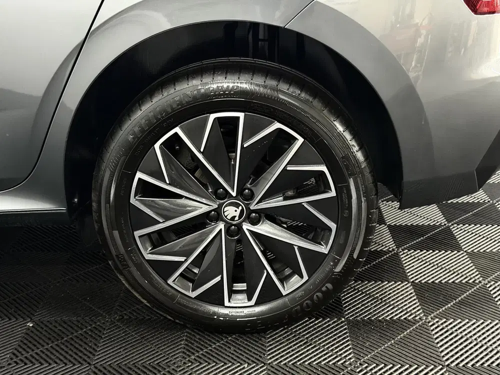 Skoda Kamiq 1.0 TSI Black Pack Camera uit 2026, foto 6
