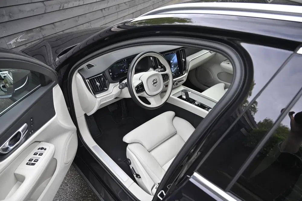 Volvo V60 2.0 B4 Plus Bright uit 2023, foto 2