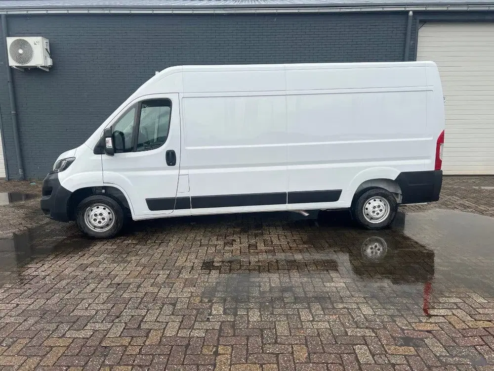Peugeot Boxer GB 335 L3h2 Bluehdi 140PK S&S 2023 Wit uit 2023, foto 2