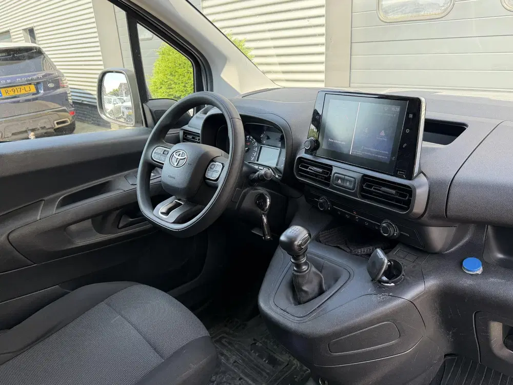 Toyota Proace City 1.2 Turbo Live uit 2023, foto 3
