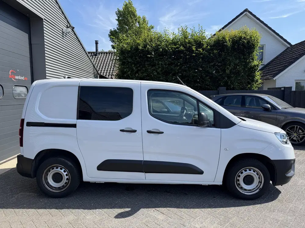 Toyota Proace City 1.2 Turbo Live uit 2023, foto 4