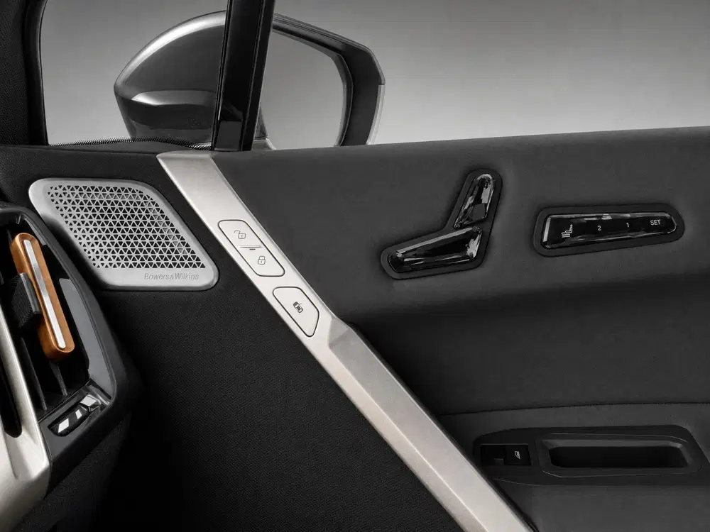 BMW iX M60 Excellence 112 kWh uit 2023, foto 15