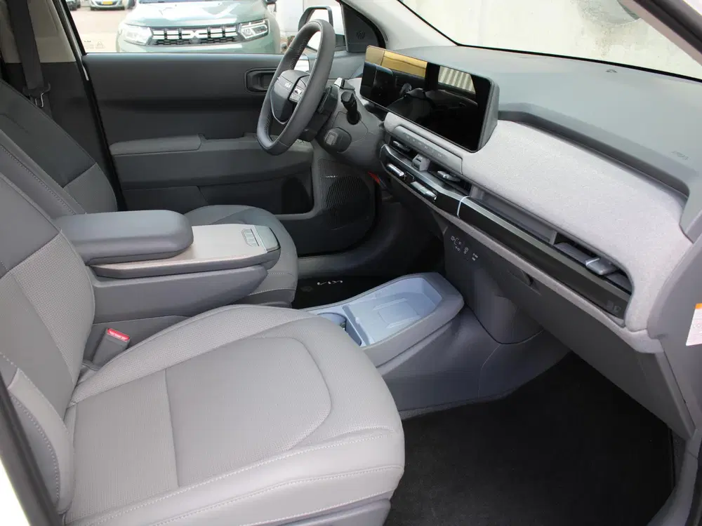 Kia EV3 Plus Advanced 81.4 kWh uit 2025, foto 10