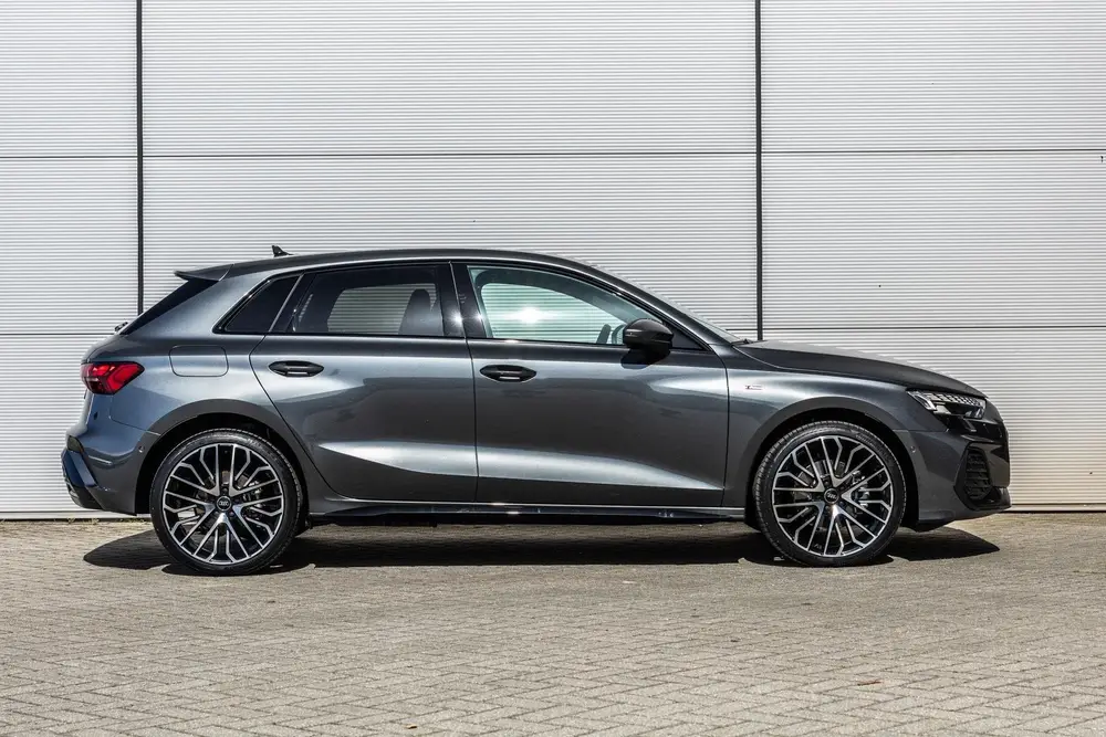 Audi A3 40 TFSIe 204pk S edition uit 2026, foto 3