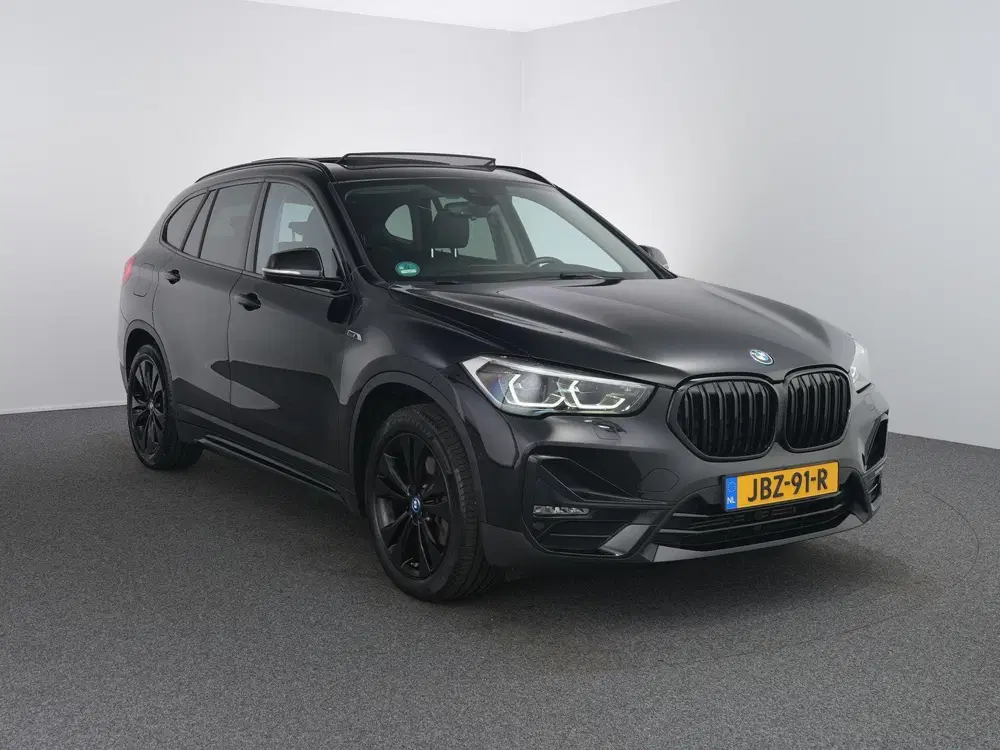 BMW X1 xDrive25e uit 2022, foto 10