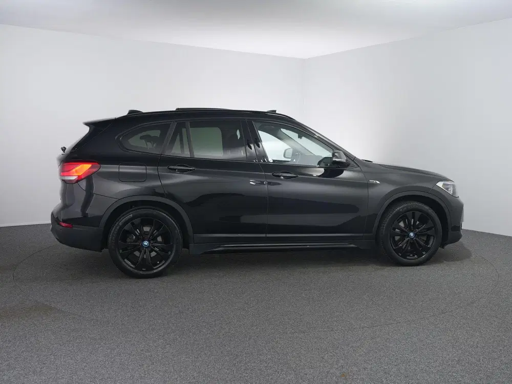 BMW X1 xDrive25e uit 2022, foto 15