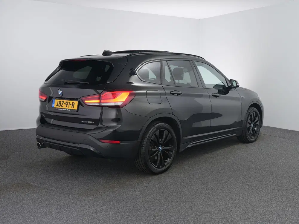 BMW X1 xDrive25e uit 2022, foto 3