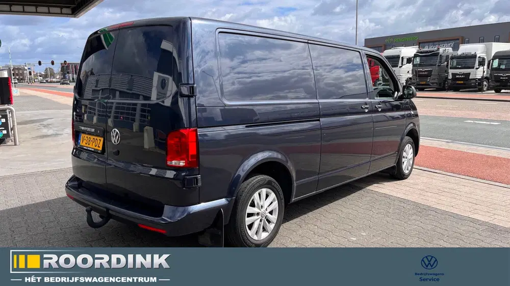 Volkswagen Transporter T6.1 TDI L2H1 30 uit 2023, foto 3