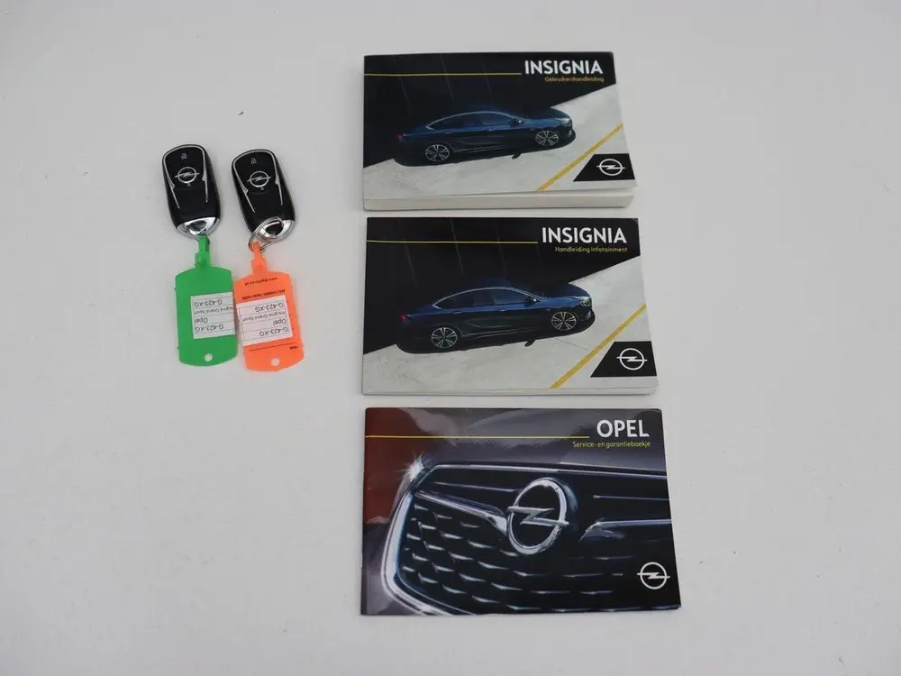 Opel Insignia 1.6 Turbo Innovation uit 2019, foto 11