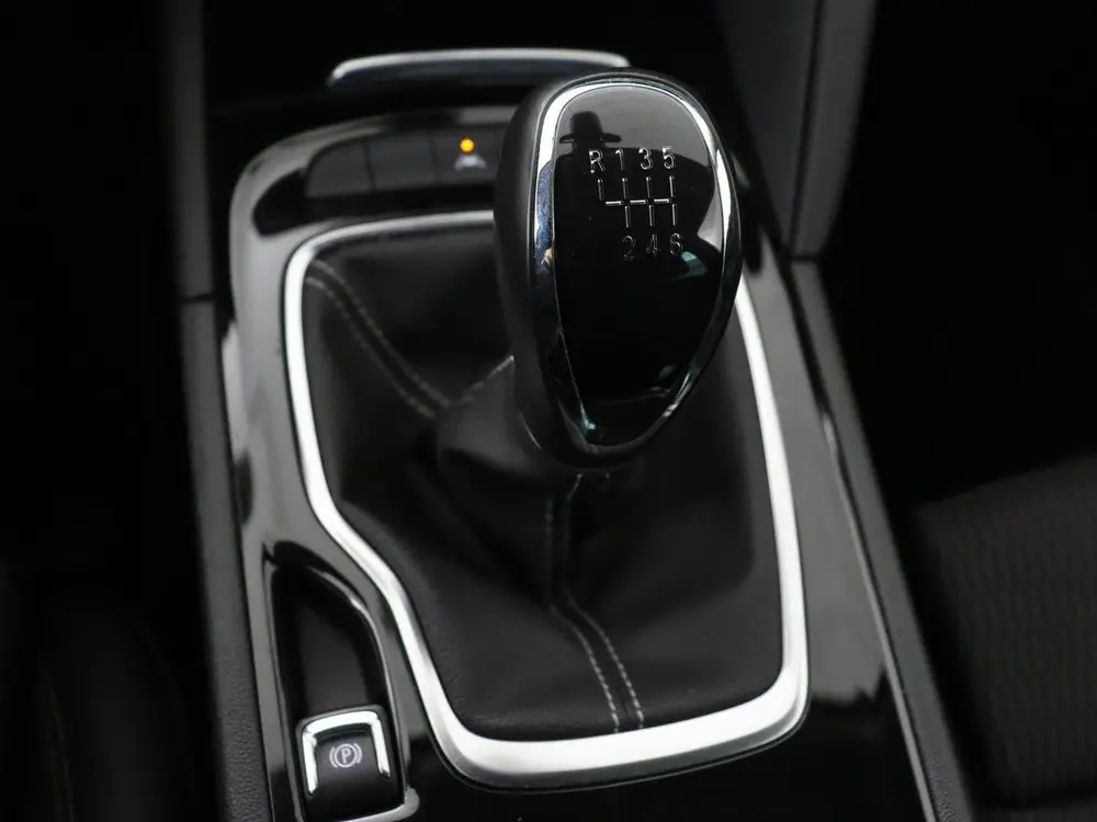 Opel Insignia 1.6 Turbo Innovation uit 2019, foto 17