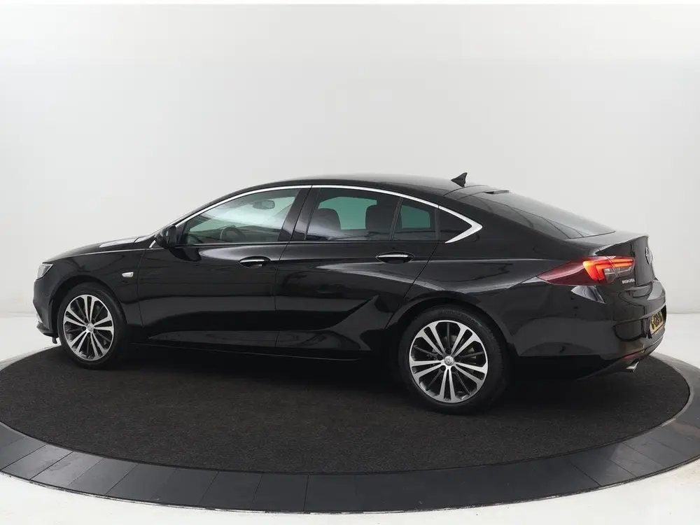 Opel Insignia 1.6 Turbo Innovation uit 2019, foto 2