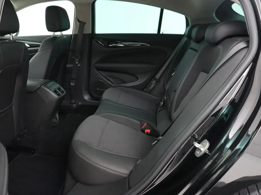 Opel Insignia 1.6 Turbo Innovation uit 2019, foto 6