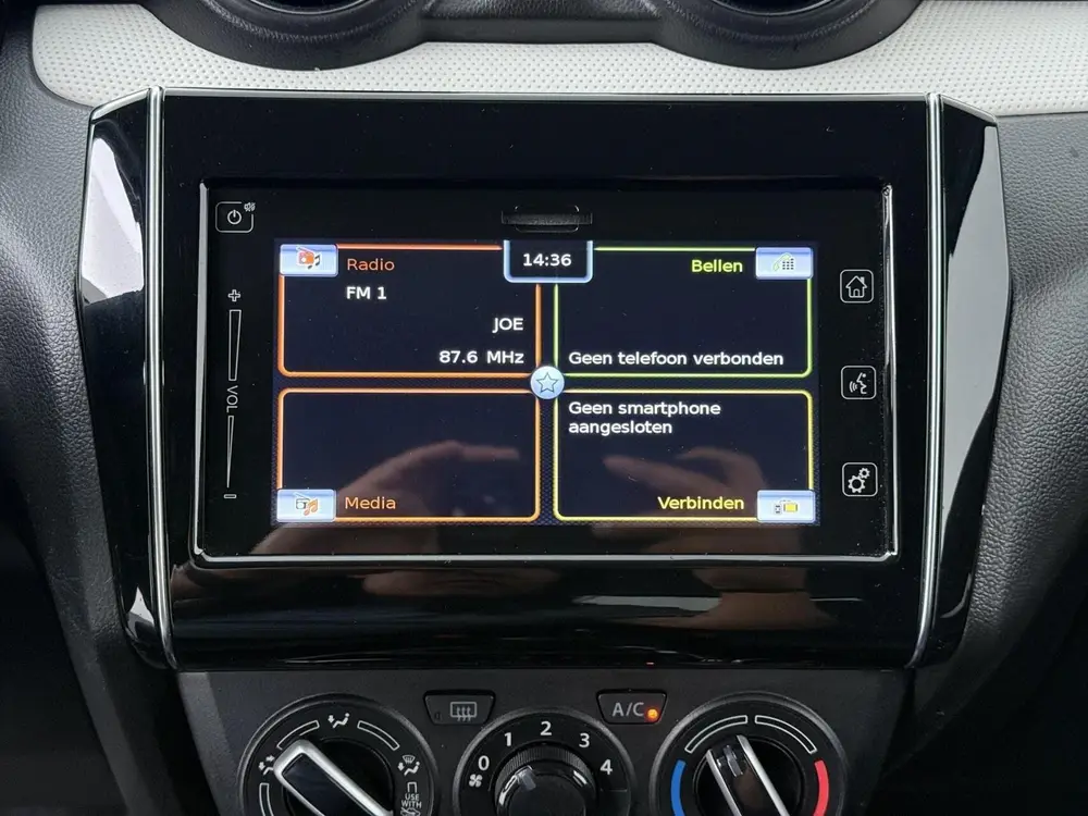 Suzuki Swift 1.2 Select Smart Hybrid uit 2020, foto 13