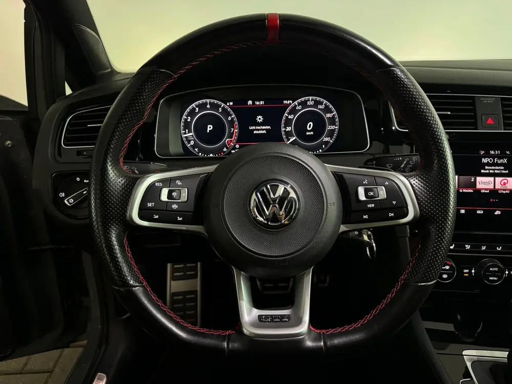 Volkswagen GOLF 2.0 TSI GTI TCR Pano|ACC|BlindSpot|Camera|La uit 2019, foto 6