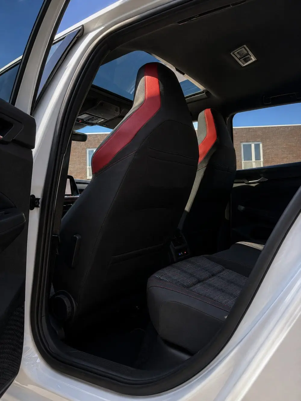 Volkswagen GOLF 2.0 TSI GTI uit 2021, foto 16