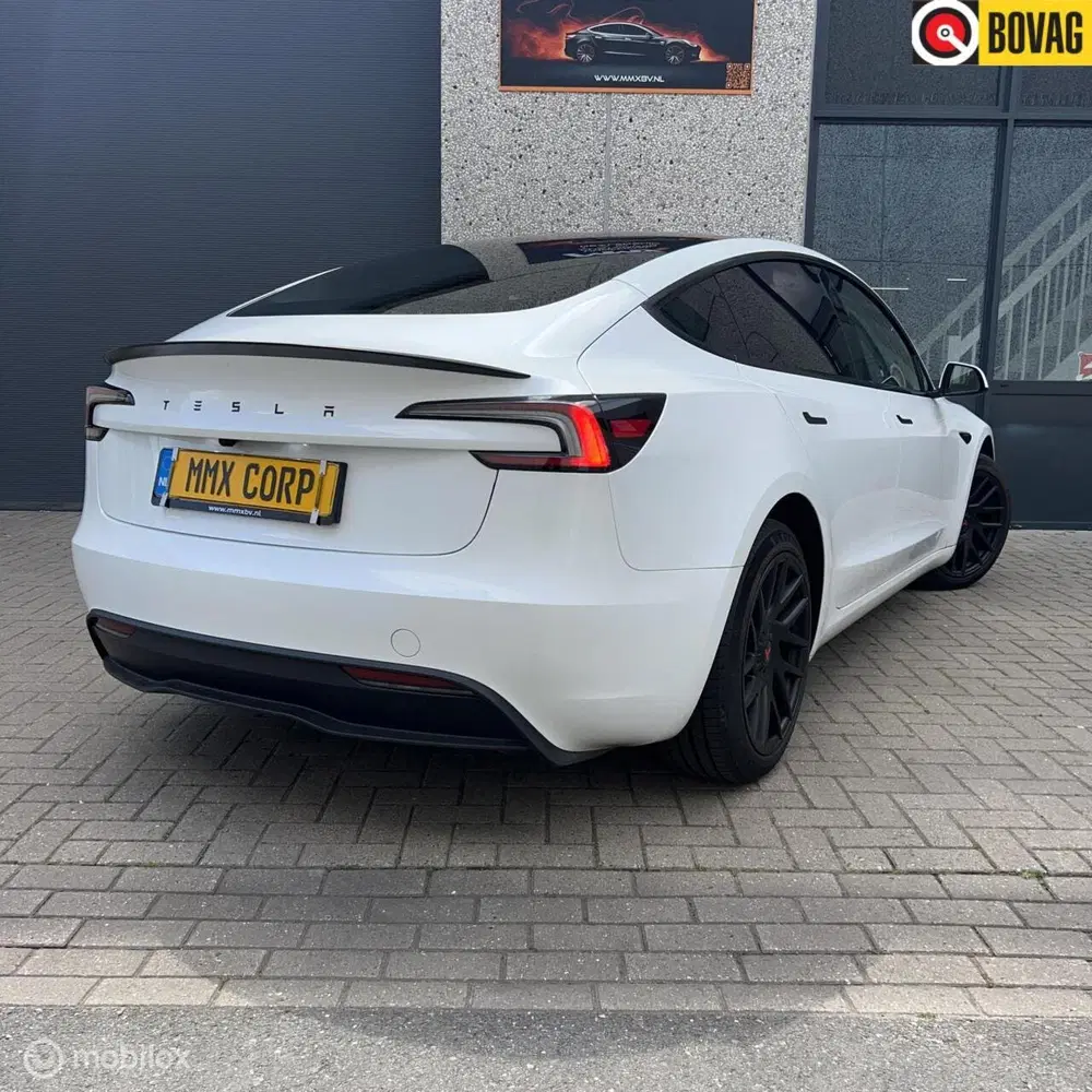 Tesla Model 3 Standard Range HIGHLAND + MMX PACK uit 2023