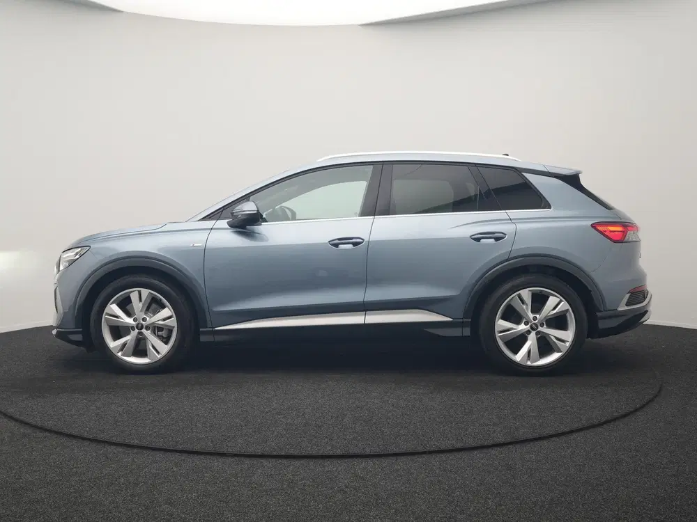 Audi Q4 e-tron 40 2x S Line 82 kWh 204pk Dealer O.H uit 2023, foto 2
