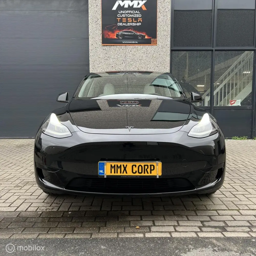 Tesla Model Y Long Range AWD + MMX PACK + IAP +WRAP +20I uit 2023, foto 4