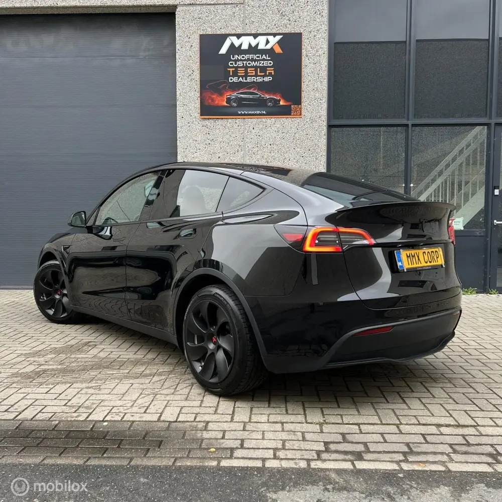 Tesla Model Y Long Range AWD + MMX PACK + IAP +WRAP +20I uit 2023, foto 7
