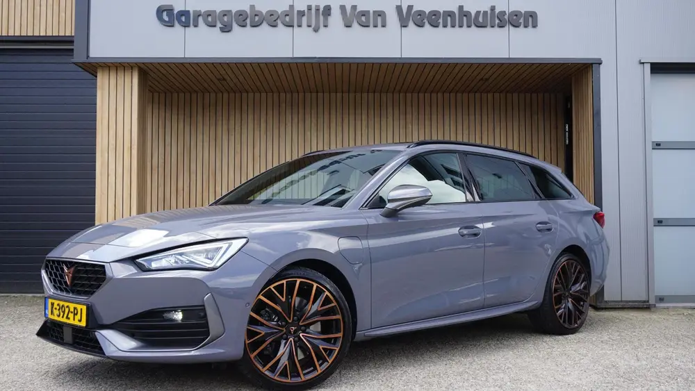 Cupra Leon 1.4 e-Hybrid 245pk VZ Copper Edition uit 2021