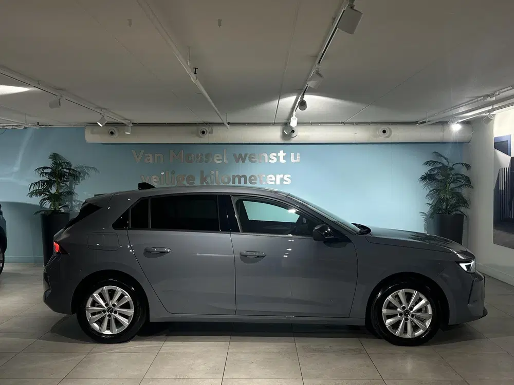 Opel Astra 1.2 Turbo Hybrid Business Edition uit 2025, foto 5