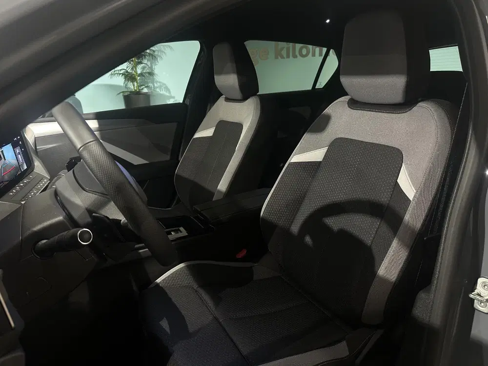 Opel Astra 1.2 Turbo Hybrid Business Edition uit 2025, foto 8