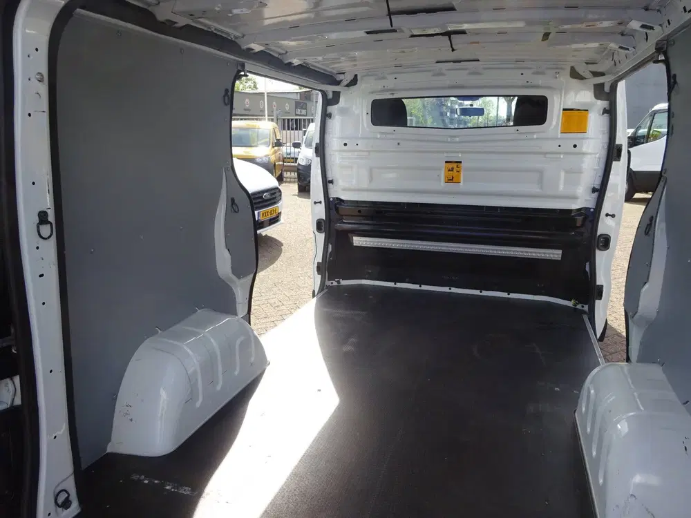 Renault Trafic 2.0 dCi 120 T29 L1H1 2 x SCHUIFDEUR AIRCO uit 2021, foto 11