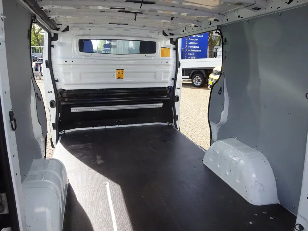 Renault Trafic 2.0 dCi 120 T29 L1H1 2 x SCHUIFDEUR AIRCO uit 2021, foto 12