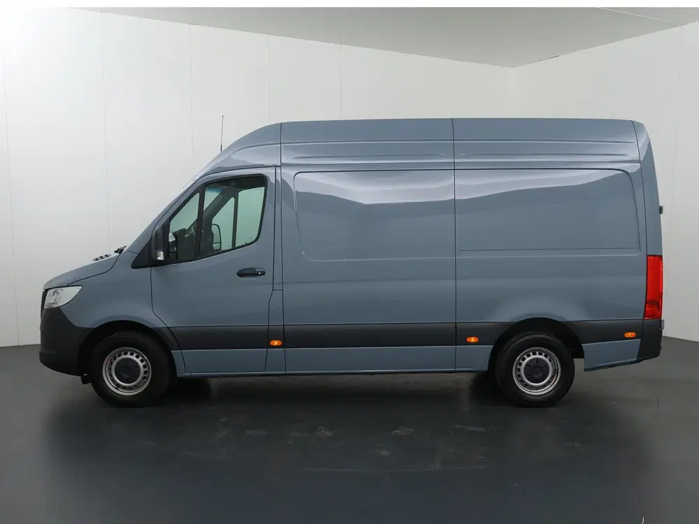 Mercedes-Benz Sprinter 317 CDI uit 2024, foto 5