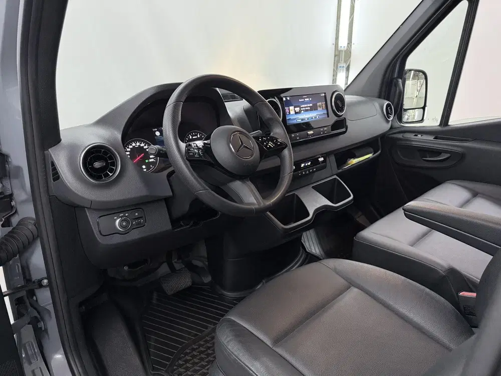 Mercedes-Benz Sprinter 317 CDI uit 2024, foto 7