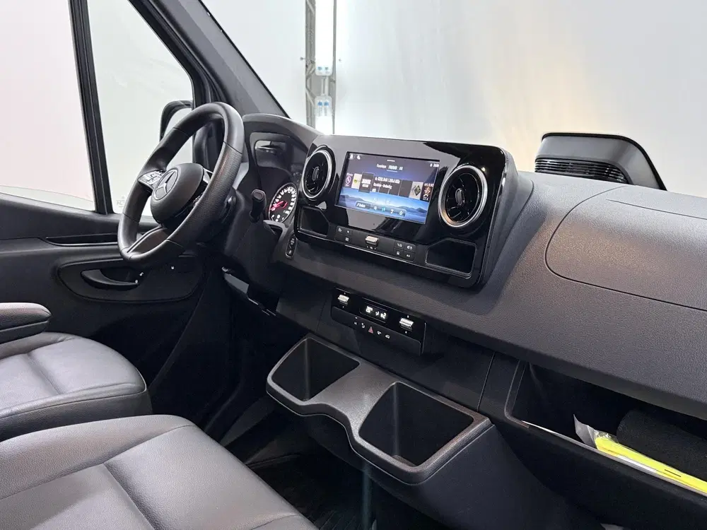 Mercedes-Benz Sprinter 317 CDI uit 2024, foto 9