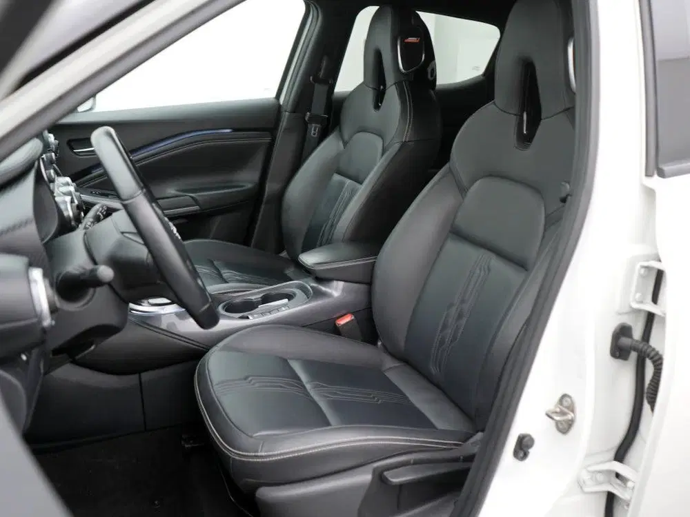 Nissan Juke 1.6 Hybride Tekna uit 2023, foto 14