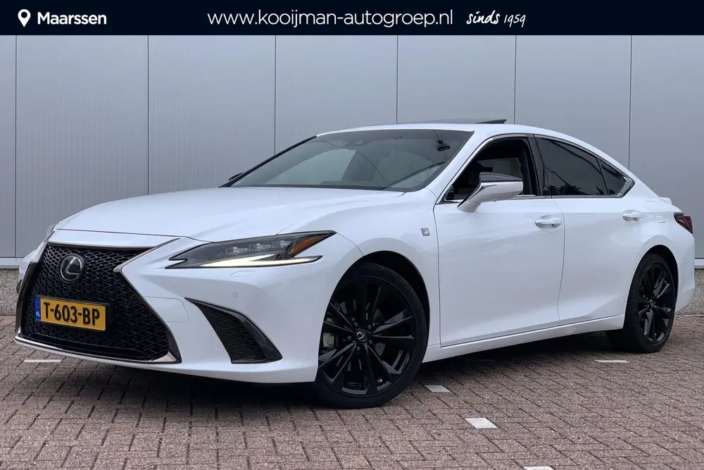 Lexus ES 300h F Sport Line uit 2023