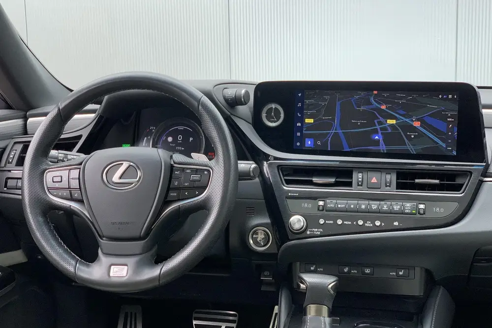 Lexus ES 300h F Sport Line uit 2023, foto 10