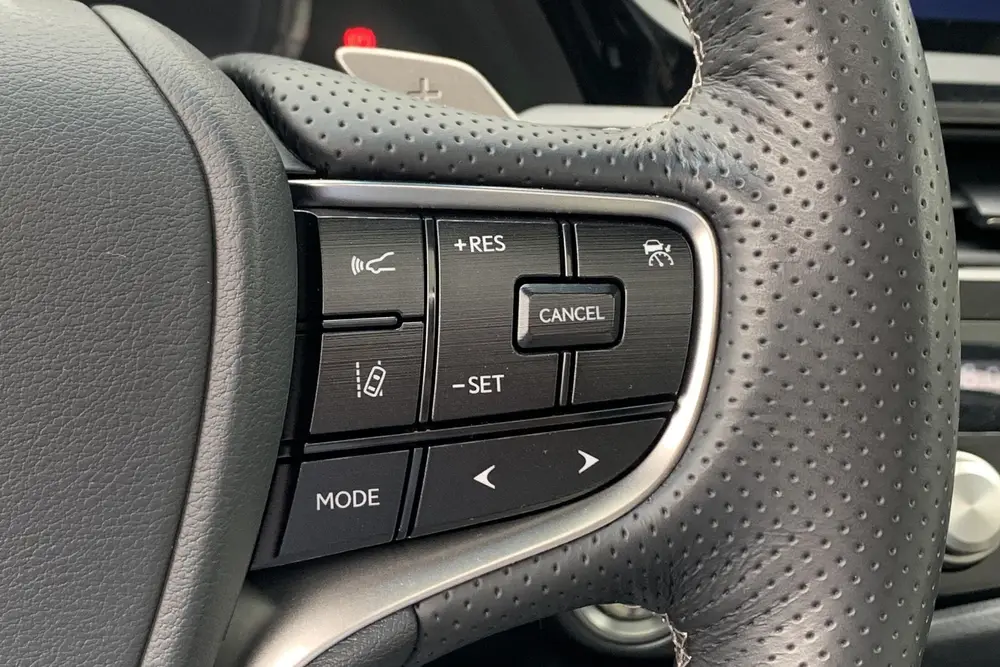 Lexus ES 300h F Sport Line uit 2023, foto 14