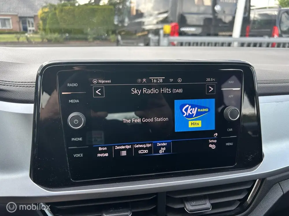 Volkswagen T-Roc 1.0 TSI Life uit 2023, foto 11
