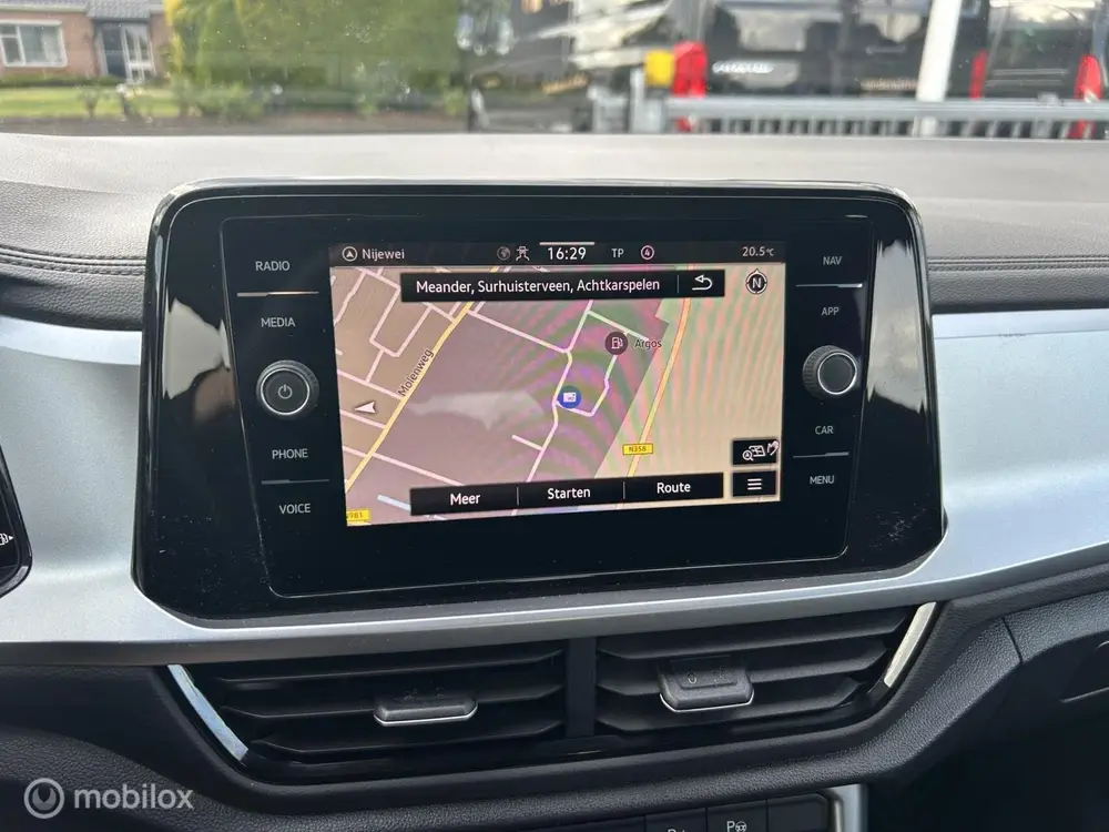Volkswagen T-Roc 1.0 TSI Life uit 2023, foto 12