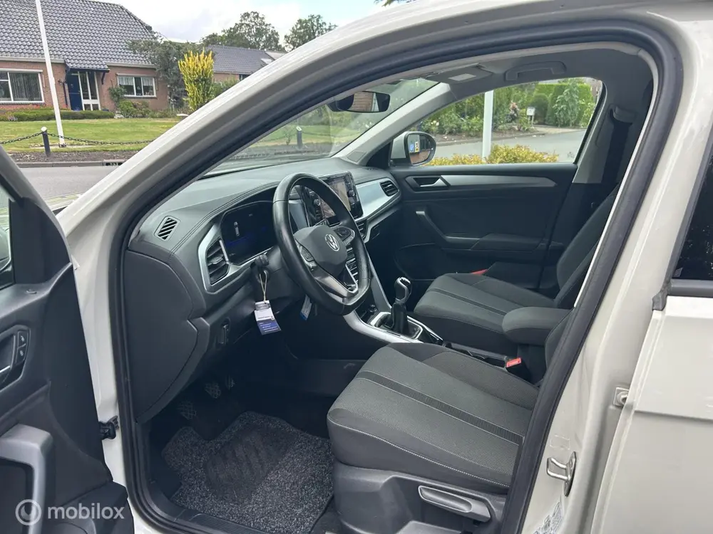 Volkswagen T-Roc 1.0 TSI Life uit 2023, foto 18