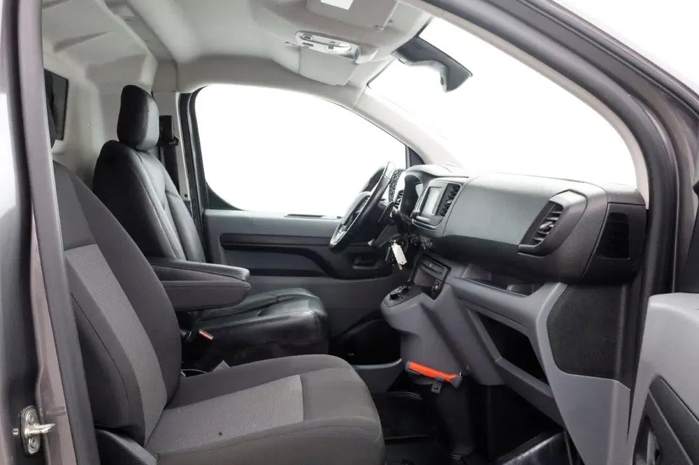 Peugeot Expert 2.0 BlueHDI 145pk Automaat Premium Airco uit 2022, foto 3