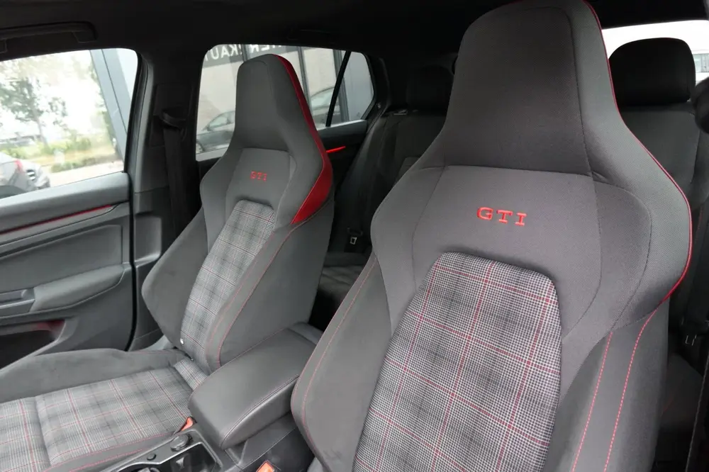 Volkswagen Golf 2.0 TSI GTI CLUBSPORT PANO VOL uit 2021, foto 4