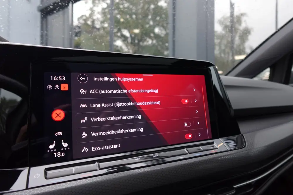 Volkswagen Golf 2.0 TSI GTI CLUBSPORT PANO VOL uit 2021, foto 5