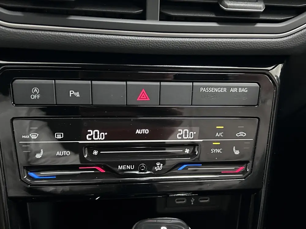 Volkswagen T-Cross 1.5 TSI R-Line Edition Trekhaak| Navi | C uit 2025, foto 12