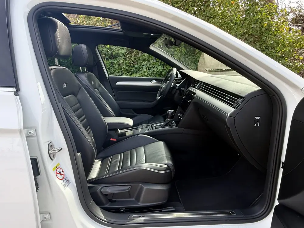 Volkswagen Passat Variant 1.5 TSI R-LINE I PANO I DSG I LEDE uit 2019, foto 10