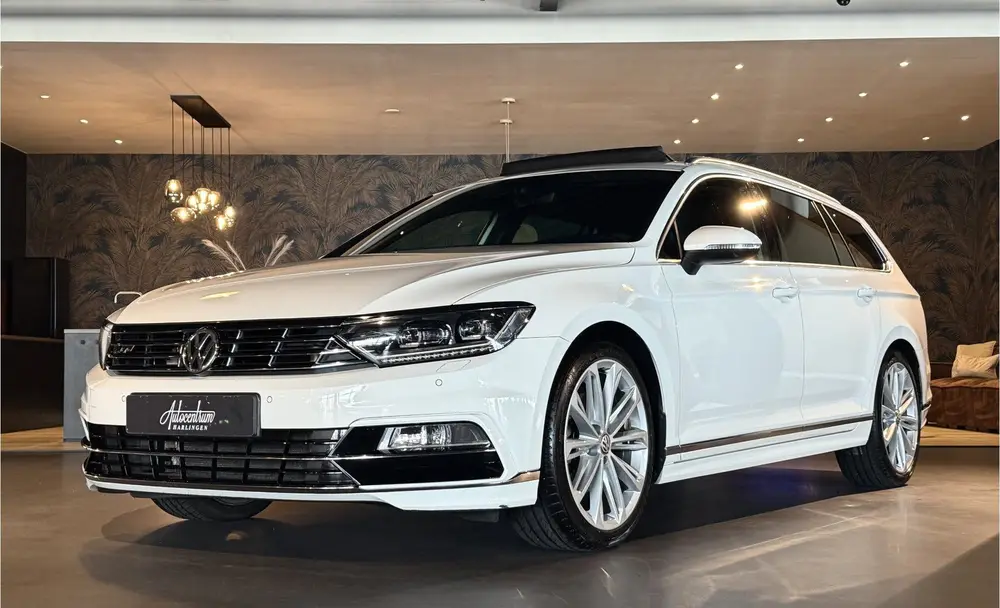 Volkswagen Passat Variant 1.5 TSI R-LINE I PANO I DSG I LEDE uit 2019, foto 16