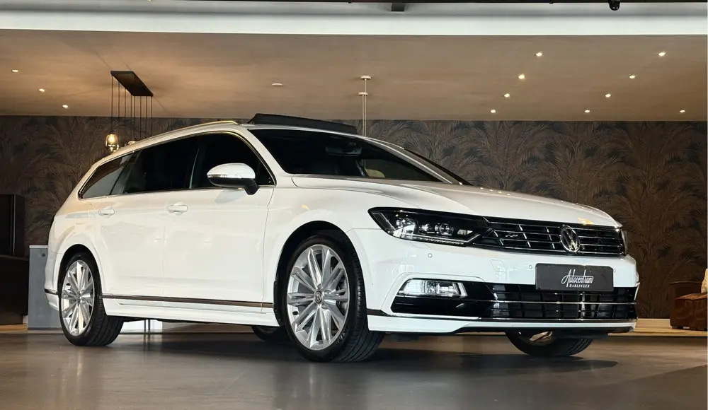 Volkswagen Passat Variant 1.5 TSI R-LINE I PANO I DSG I LEDE uit 2019, foto 18