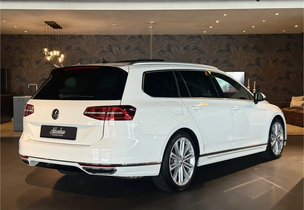 Volkswagen Passat Variant 1.5 TSI R-LINE I PANO I DSG I LEDE uit 2019, foto 5