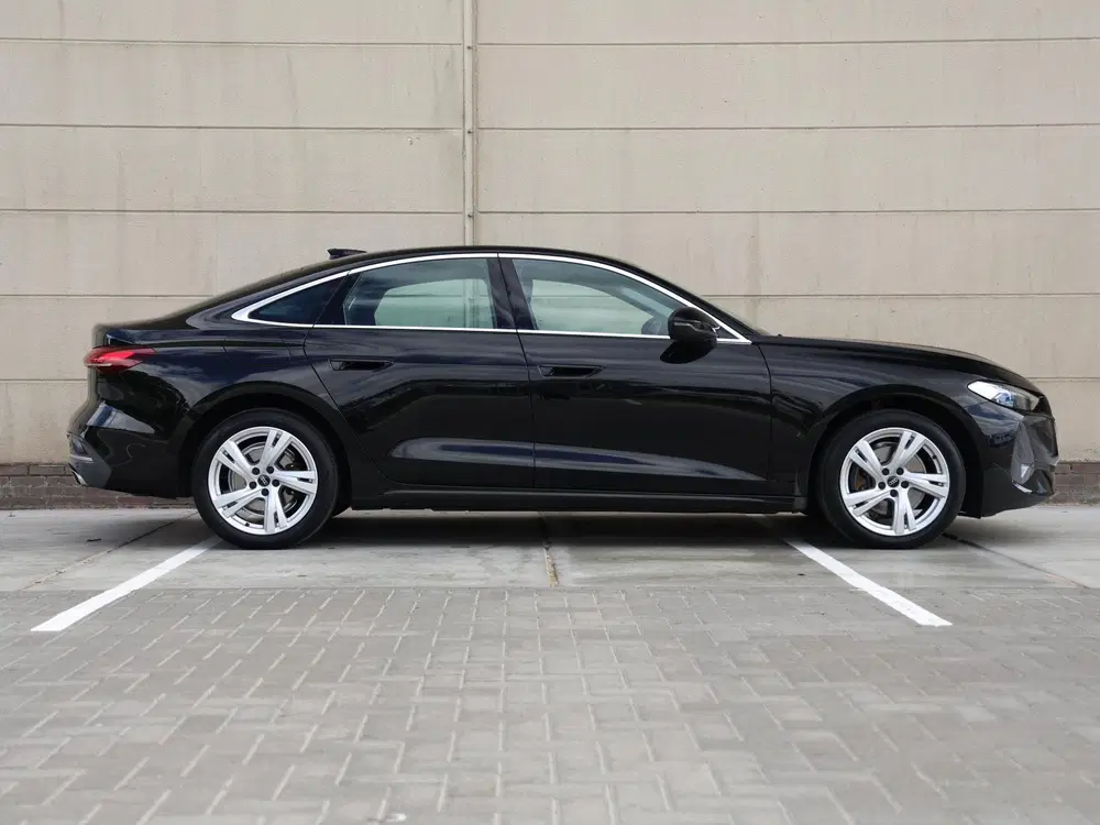 Audi A5 Limousine Advanced Edition uit 2025, foto 2