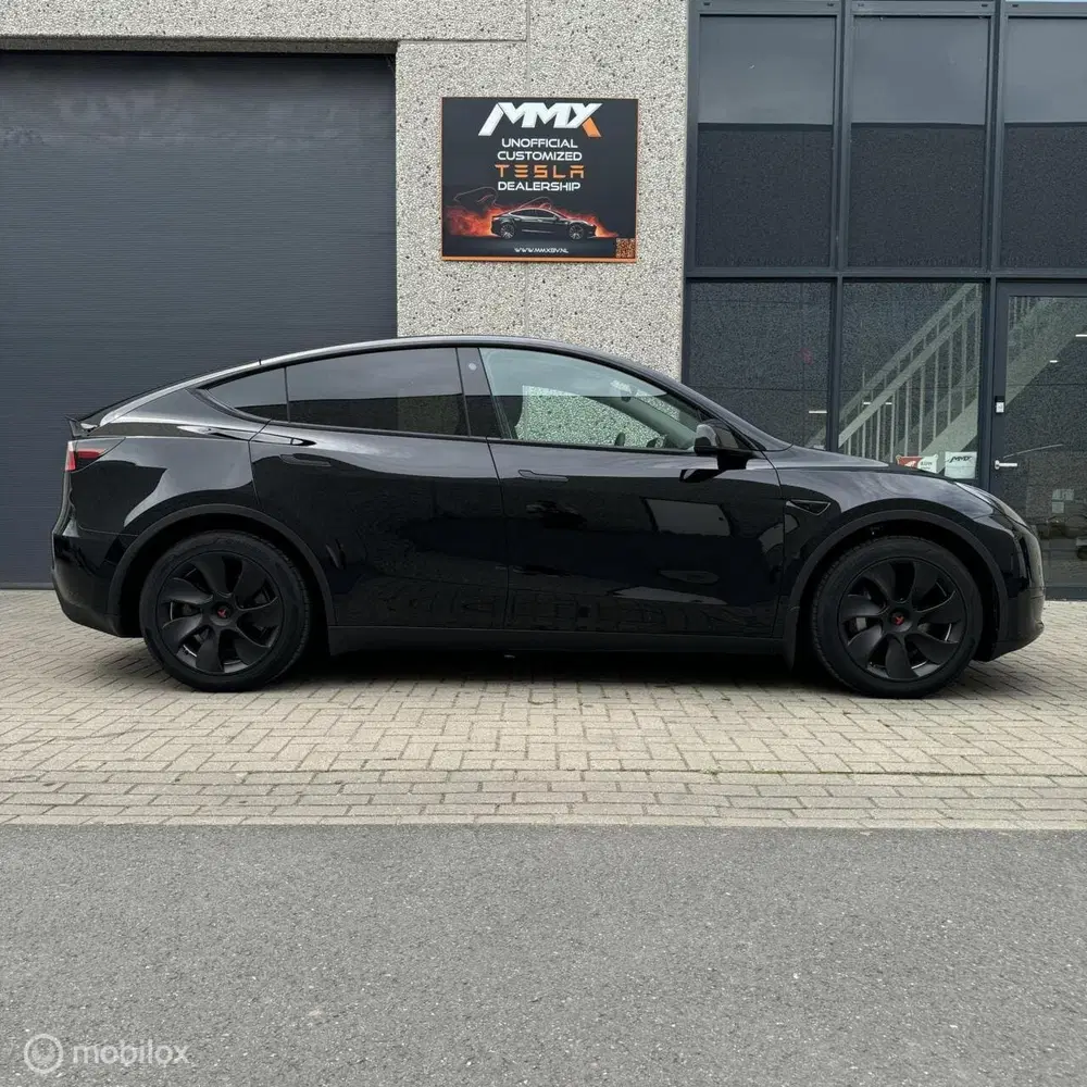 Tesla Model Y RWD + MMX PACK + IAP uit 2023, foto 2
